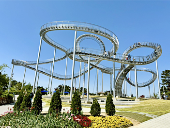 【虎愛釜山精緻遊】加耶主題樂園、韓服體驗、塗鴉秀、行走的雲霄飛車、DIY水果大福、Blue Line Park海岸列車五天（升等１晚五花酒店）《不走人蔘+保肝》【台灣虎航、桃園出發】